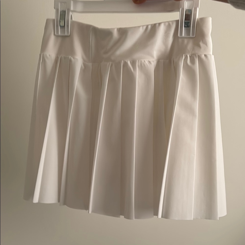 Elegant White Pleated Skirt